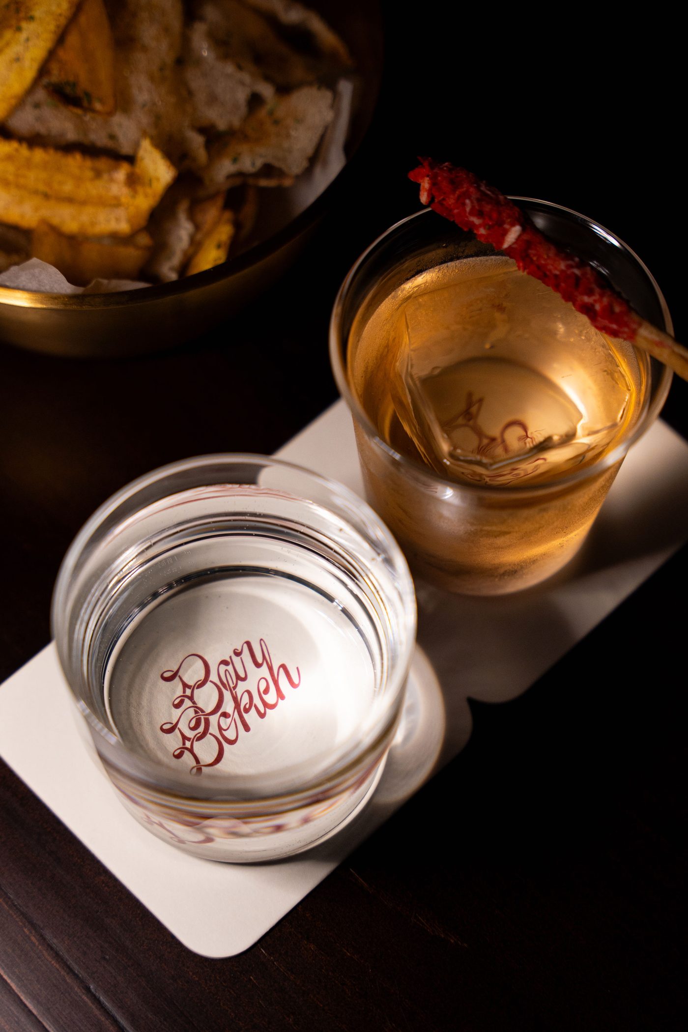 Cocktail and chips